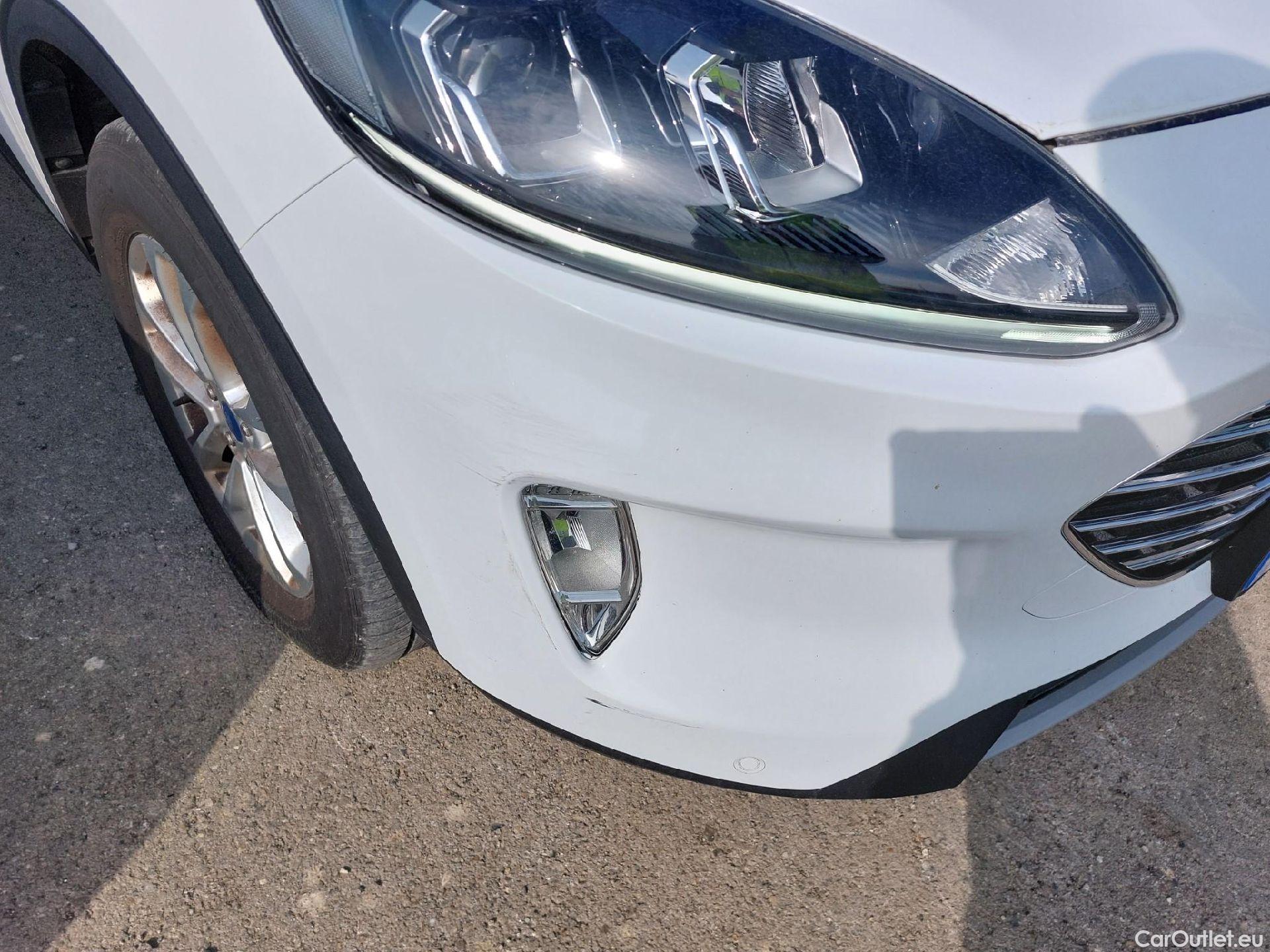  Ford  Kuga FORD  / 2019 / 5P / todoterreno Titanium 2.0 EcoBlue 140kW 4x4 Auto #2