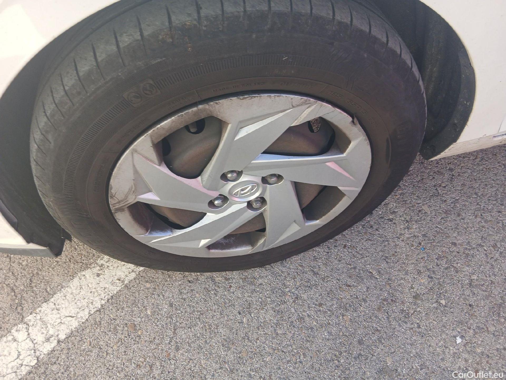  Hyundai  i20 HYUNDAI  / 2020 / 5P / berlina con portón 1.0 TGDI 74kW (100CV) 48V Essence #15