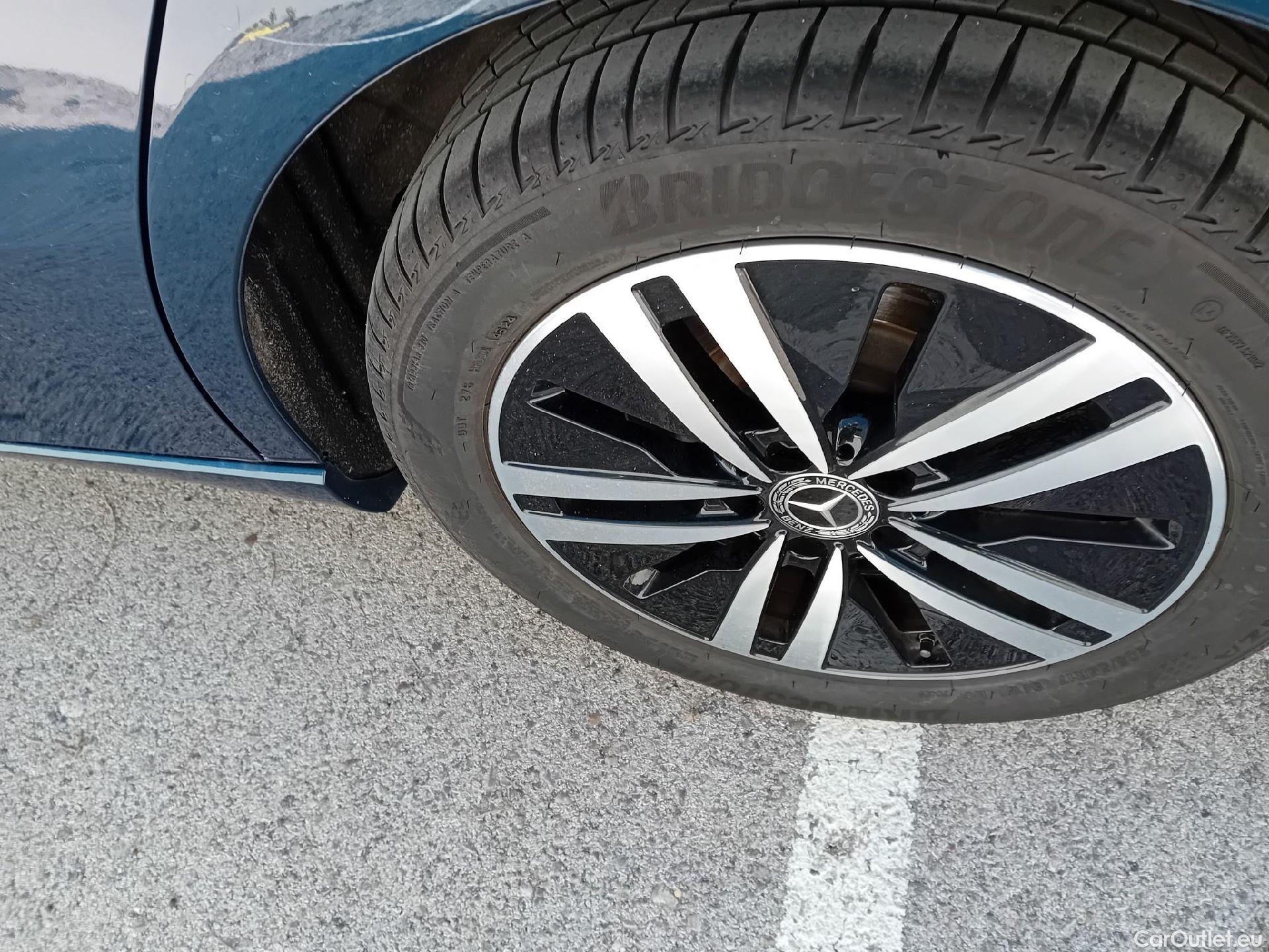  Mercedes  A-Klasse MERCEDES-BENZ Clase A / 2018 / 4P / sedán Sedán A 250 e #30