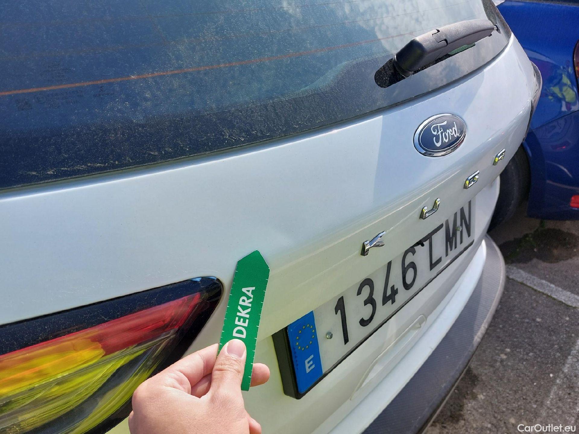  Ford  Kuga FORD  / 2019 / 5P / todoterreno Titanium 2.0 EcoBlue 140kW 4x4 Auto #8