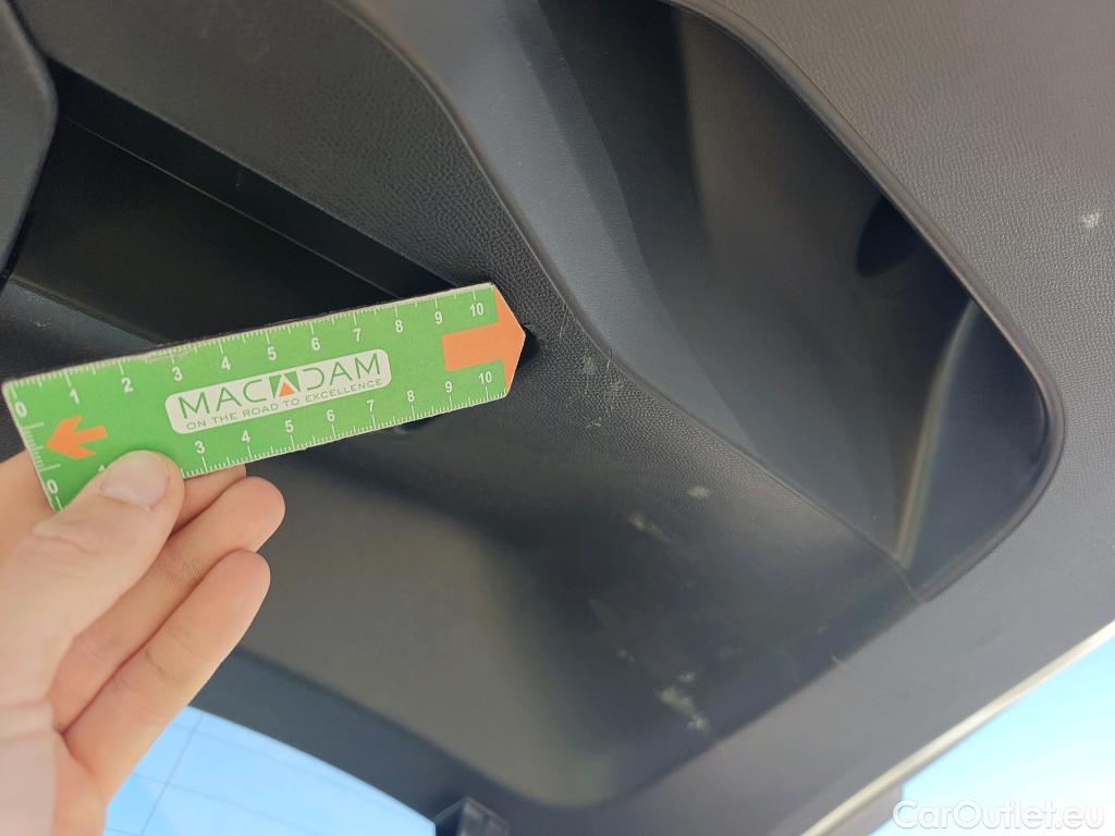  Peugeot  2008 PEUGEOT  / 2019 / 5P / todoterreno Active Pack BlueHDI 81kW (110CV) #17