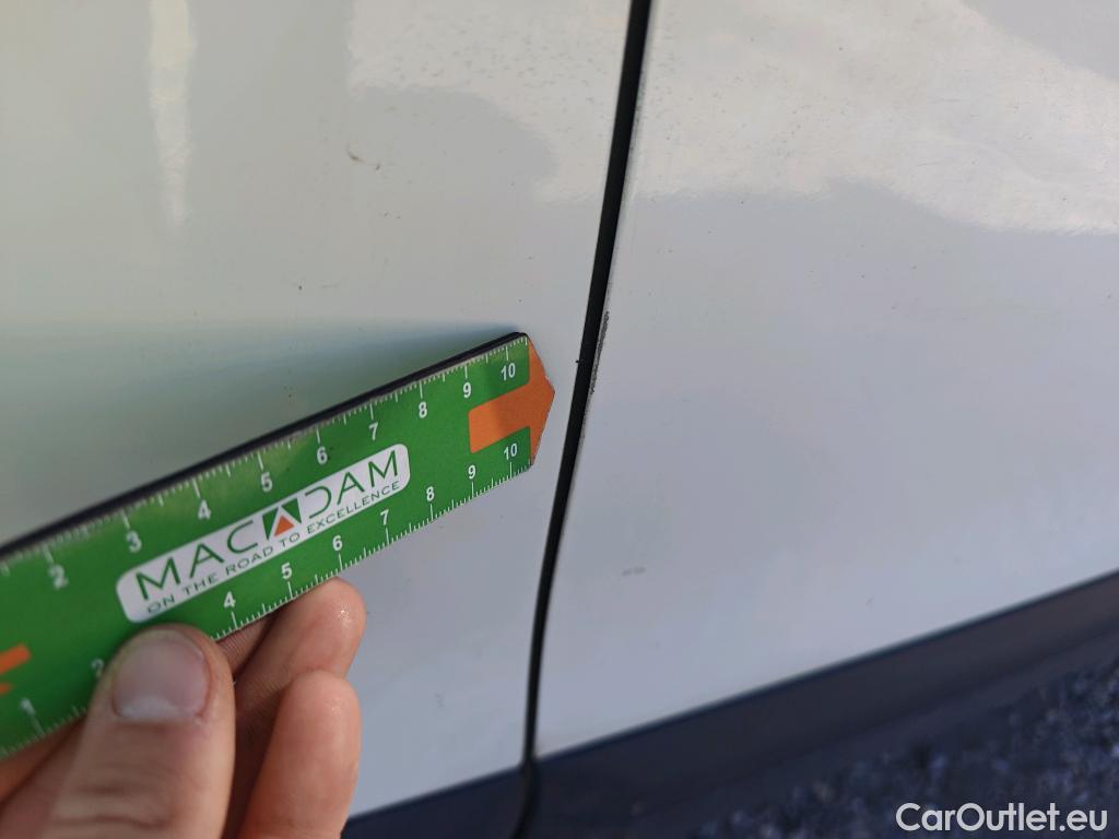  Peugeot  2008 PEUGEOT  / 2019 / 5P / todoterreno Active Pack BlueHDI 81kW (110CV) #14