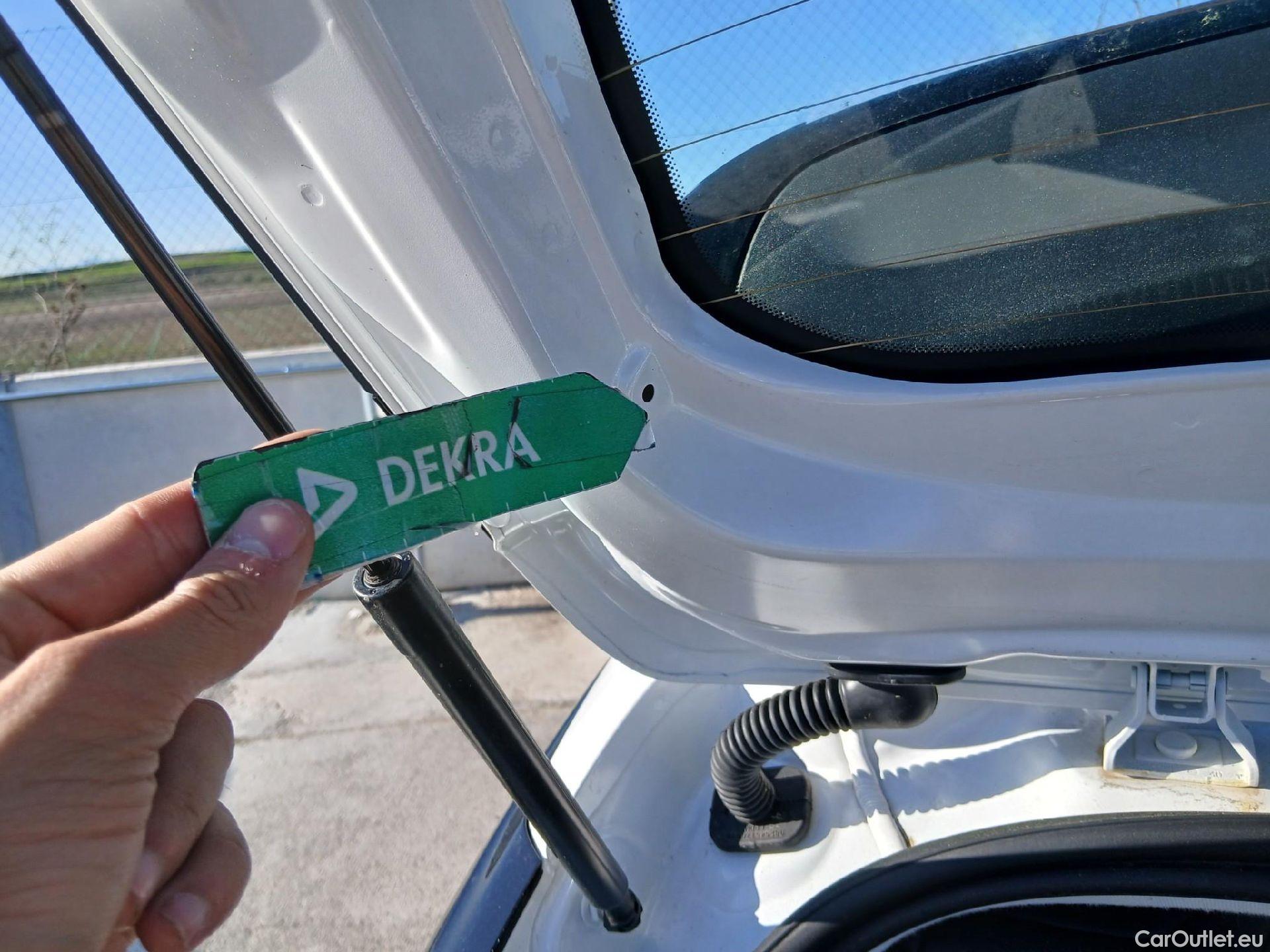  Opel  Corsa OPEL  1.2T XHL 74kW (100CV) Elegance #26