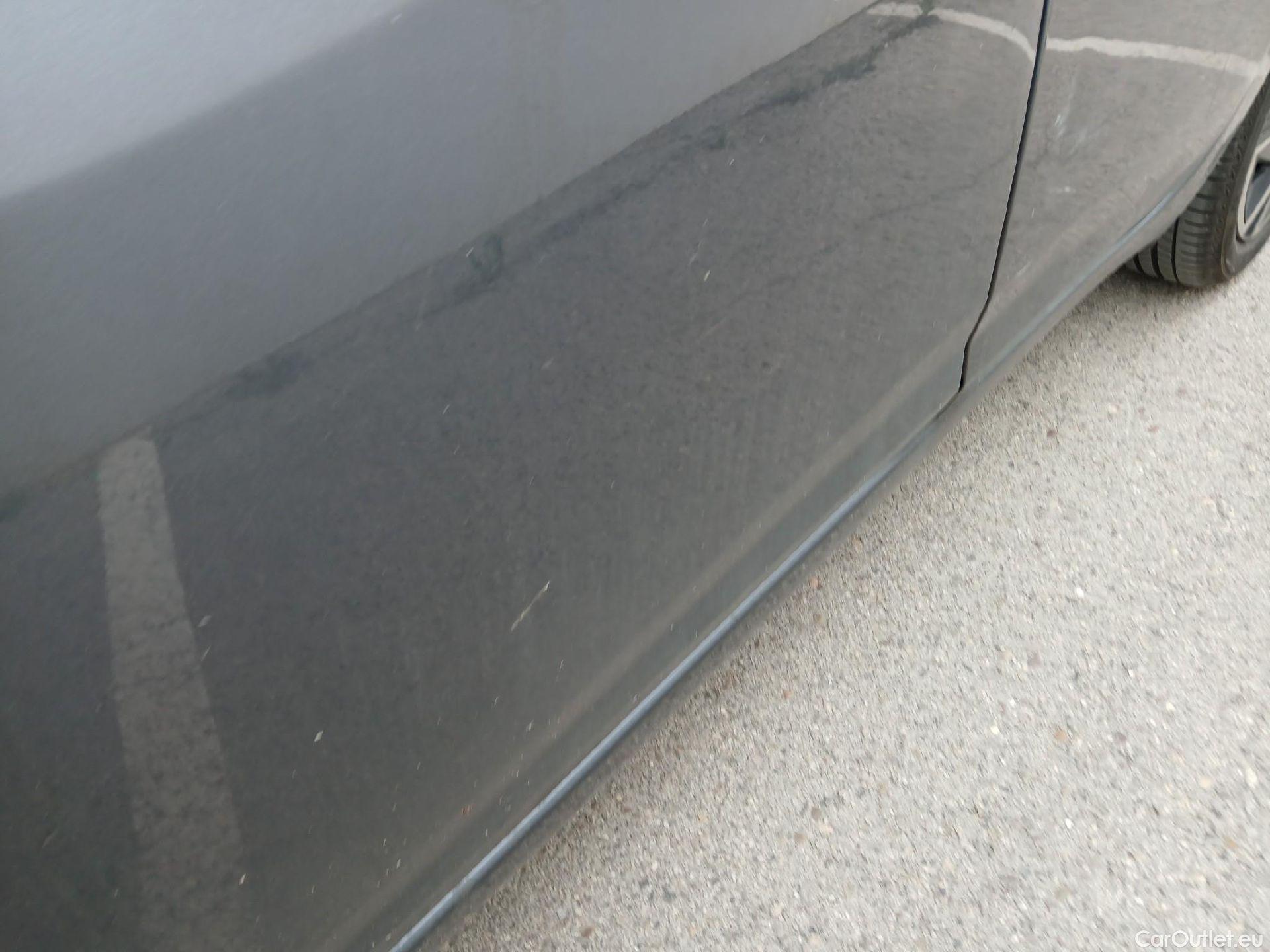  Nissan  Micra NISSAN  / 2017 / 5P / berlina con portón IG-T 68kW (92CV) E6D-F CVT Acenta Sprint #27