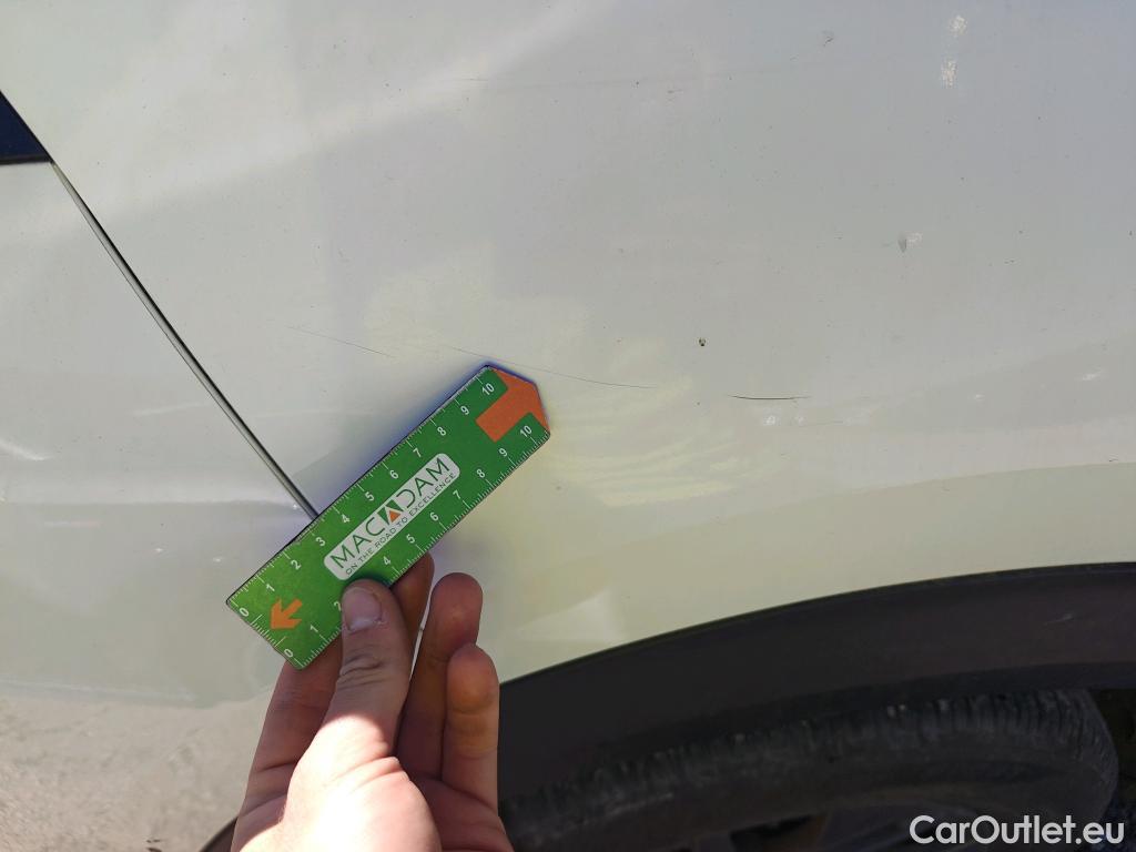  Peugeot  2008 PEUGEOT  / 2019 / 5P / todoterreno Active Pack BlueHDI 81kW (110CV) #20