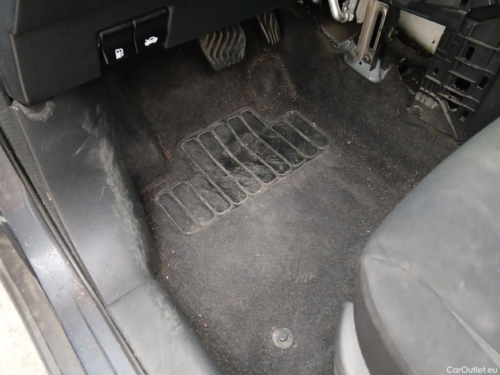  Nissan  Micra NISSAN  / 2017 / 5P / berlina con portón IG-T 68kW (92CV) E6D-F CVT Acenta Sprint #53