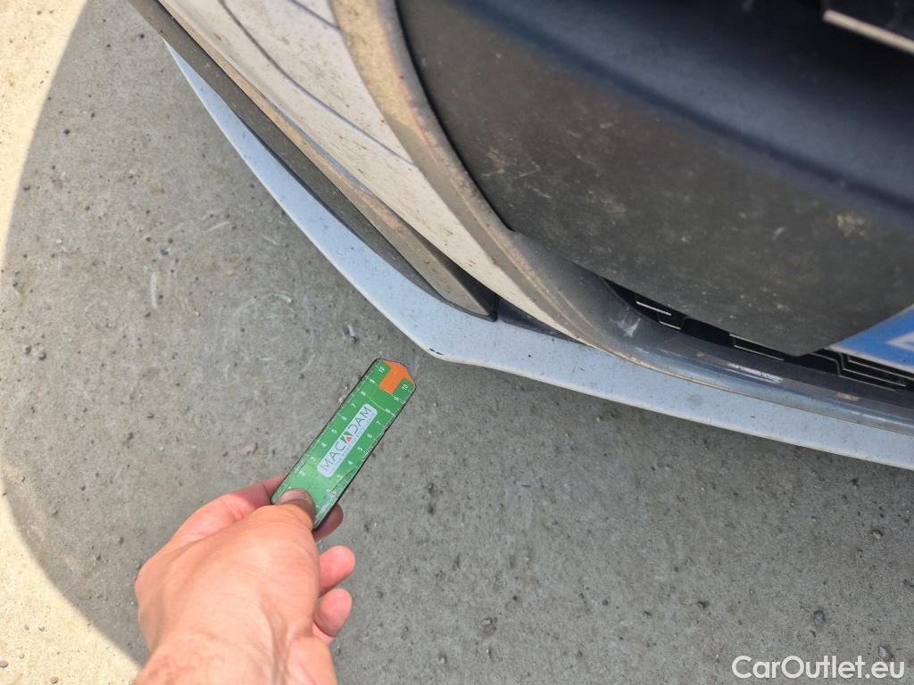  Peugeot  208 PEUGEOT  / 2015 / 5P / berlina con portón 5P Signature BlueHDi 73KW (100CV) #21