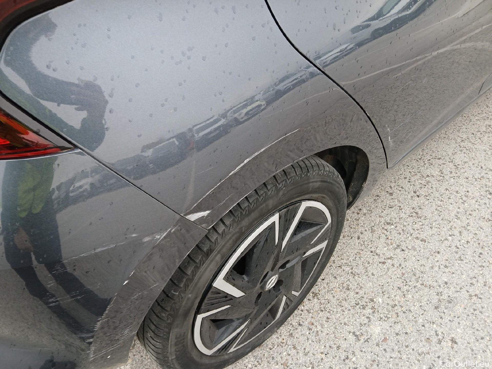  Nissan  Micra NISSAN  / 2017 / 5P / berlina con portón IG-T 68kW (92CV) E6D-F CVT Acenta Sprint #43