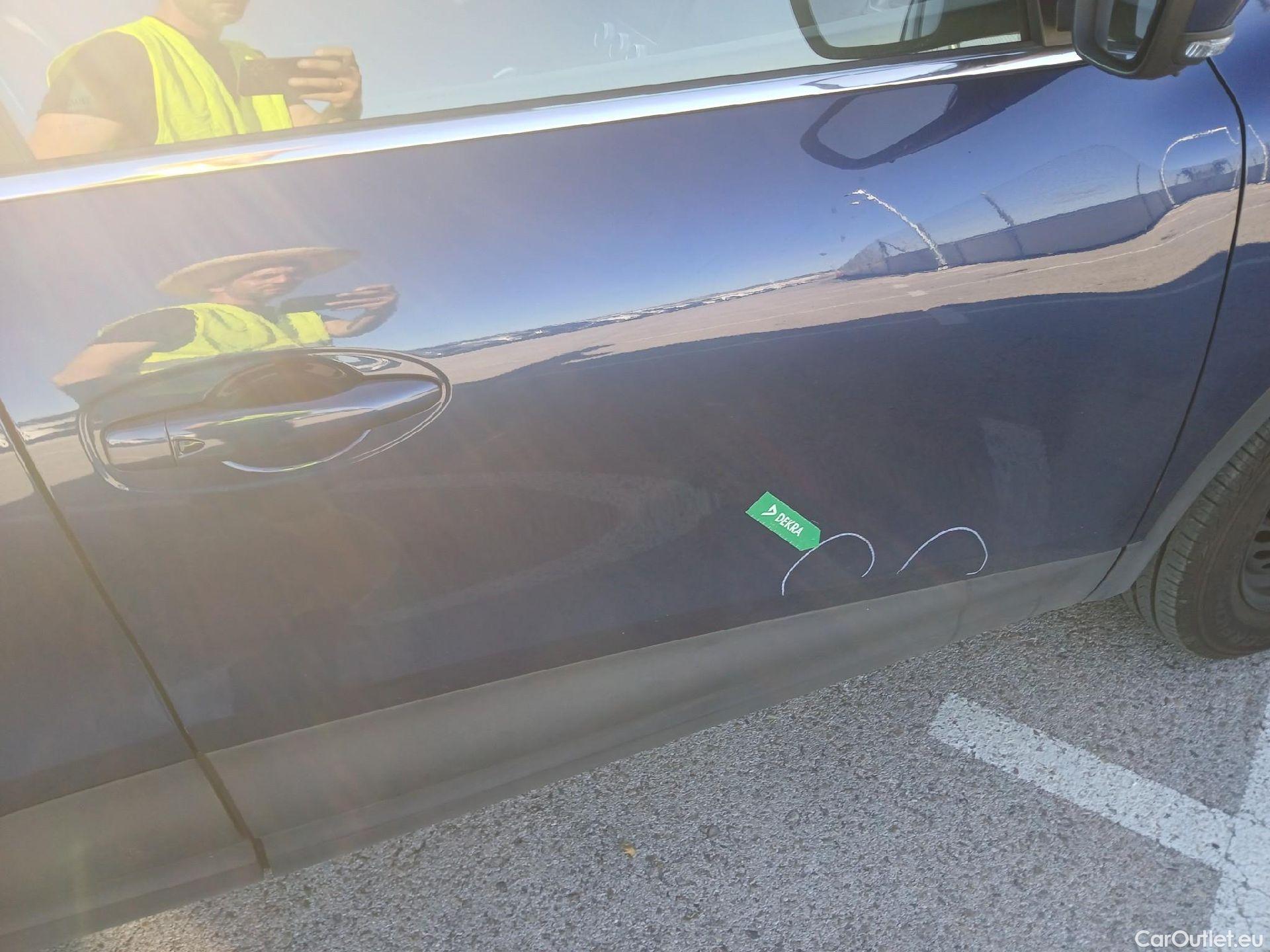  Renault  Kadjar RENAULT  / 2019 / 5P / crossover Business Blue dCi 85W (115CV) #31