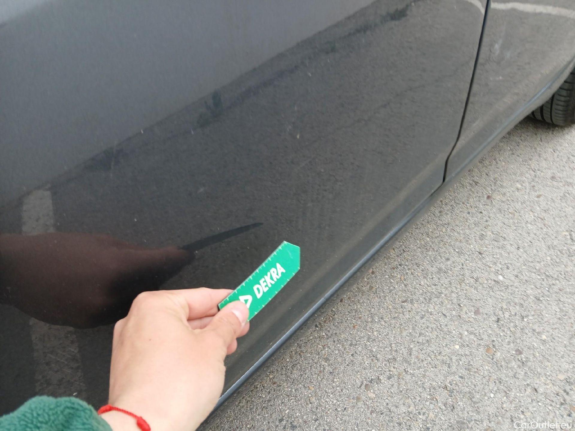  Nissan  Micra NISSAN  / 2017 / 5P / berlina con portón IG-T 68kW (92CV) E6D-F CVT Acenta Sprint #26