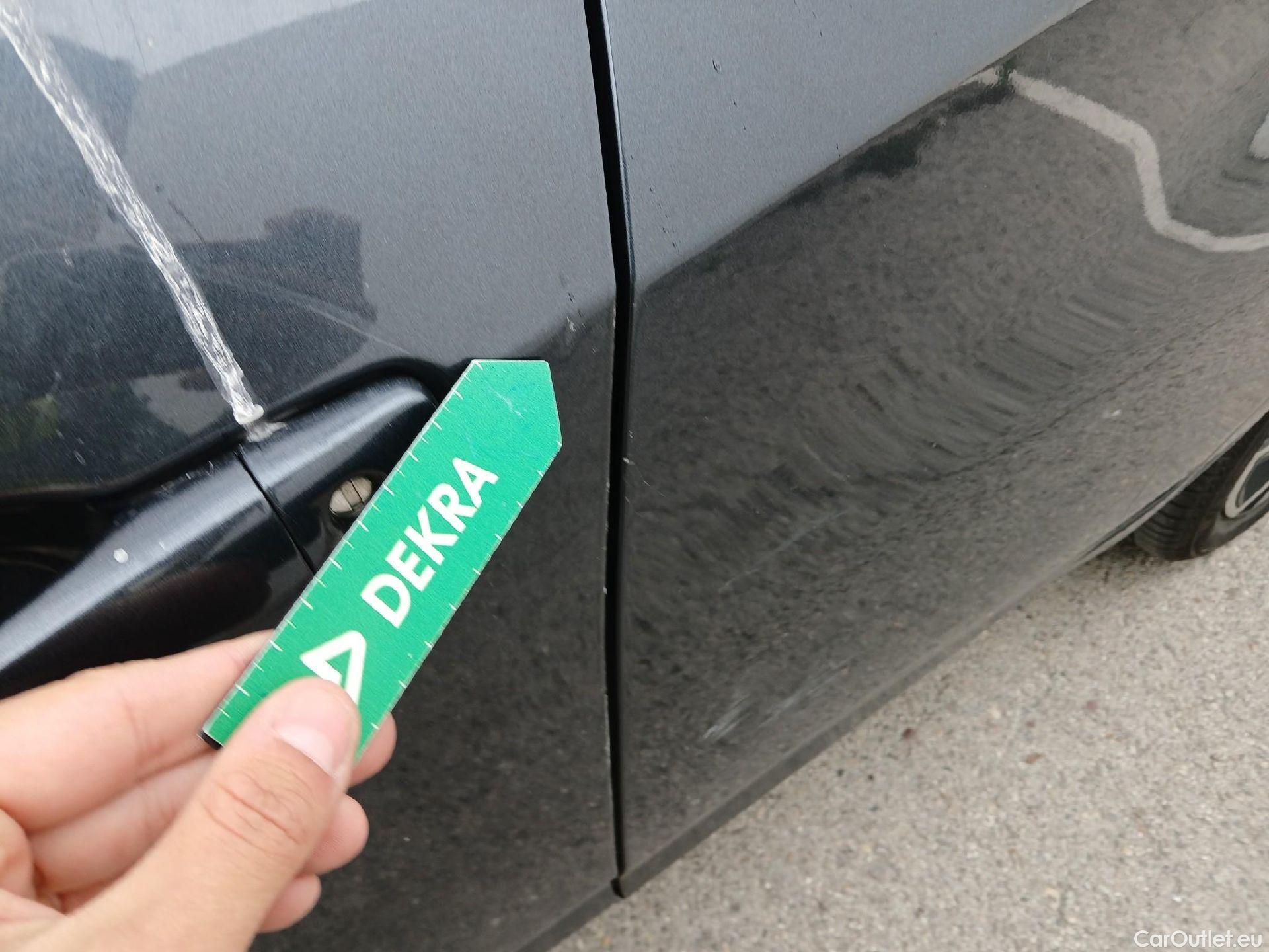  Nissan  Micra NISSAN  / 2017 / 5P / berlina con portón IG-T 68kW (92CV) E6D-F CVT Acenta Sprint #29