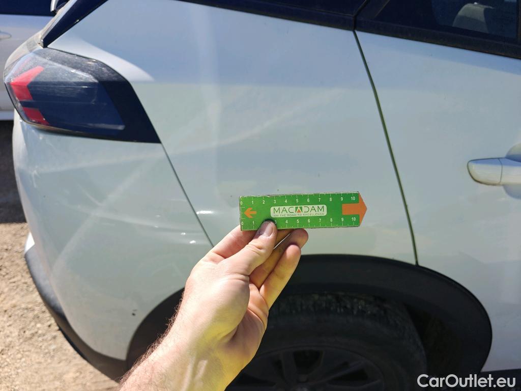  Peugeot  2008 PEUGEOT  / 2019 / 5P / todoterreno Active Pack BlueHDI 81kW (110CV) #18