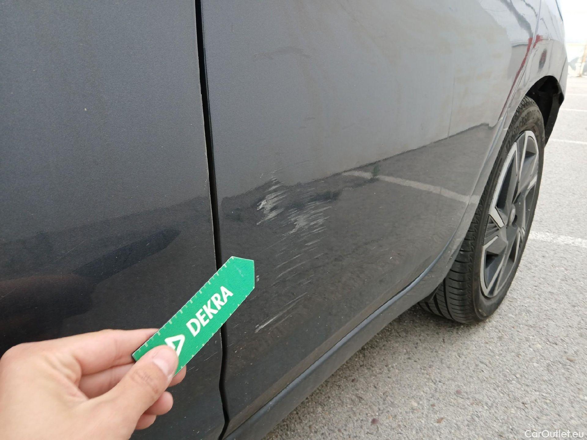  Nissan  Micra NISSAN  / 2017 / 5P / berlina con portón IG-T 68kW (92CV) E6D-F CVT Acenta Sprint #30