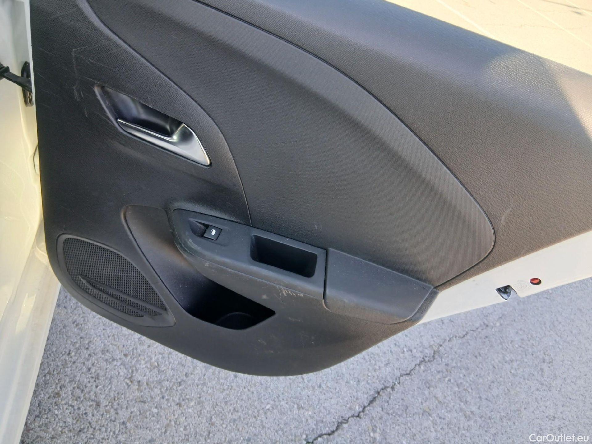  Opel  Corsa OPEL  1.2T XHL 74kW (100CV) Elegance #44