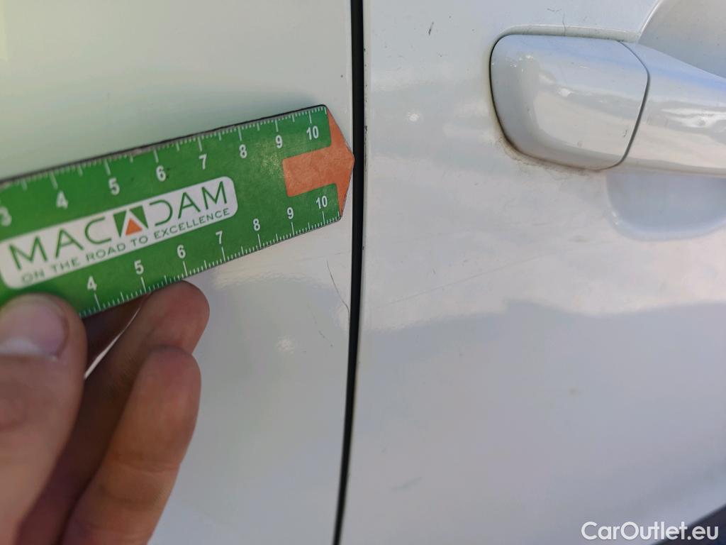  Peugeot  2008 PEUGEOT  / 2019 / 5P / todoterreno Active Pack BlueHDI 81kW (110CV) #12