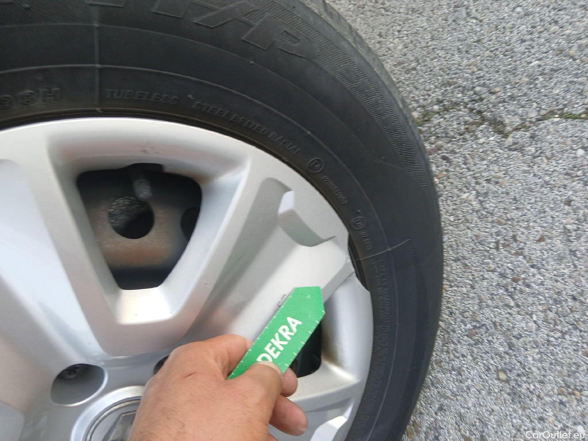  Renault  Kadjar RENAULT  / 2019 / 5P / crossover Business Blue dCi 85W (115CV) #24