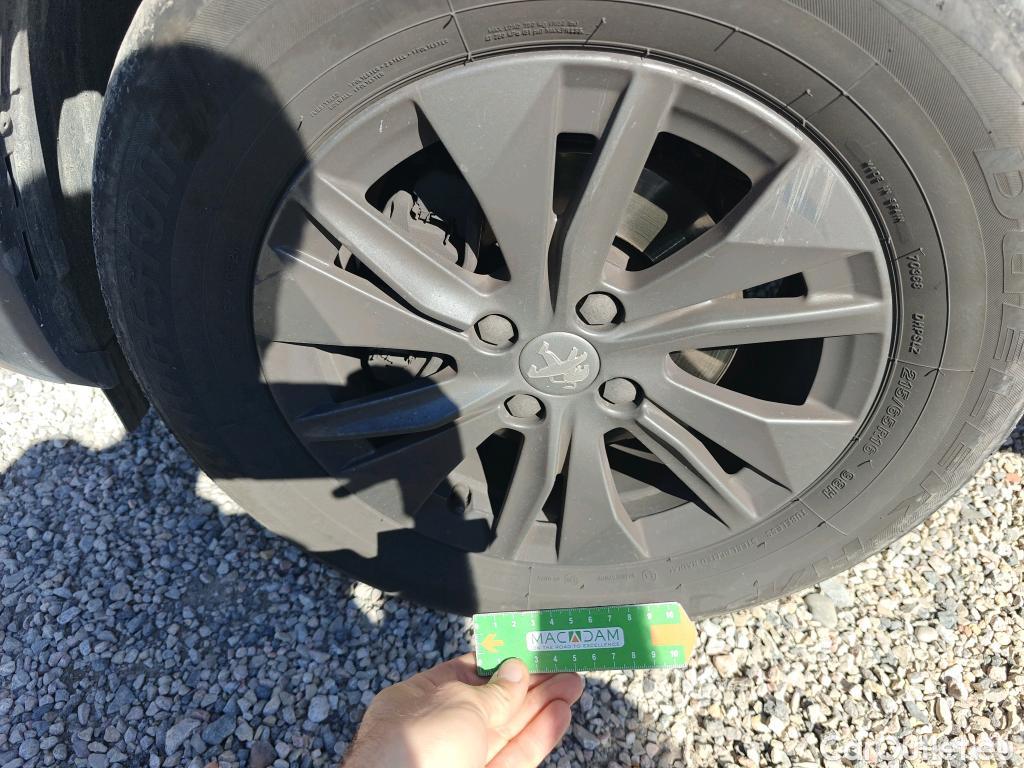  Peugeot  2008 PEUGEOT  / 2019 / 5P / todoterreno Active Pack BlueHDI 81kW (110CV) #38