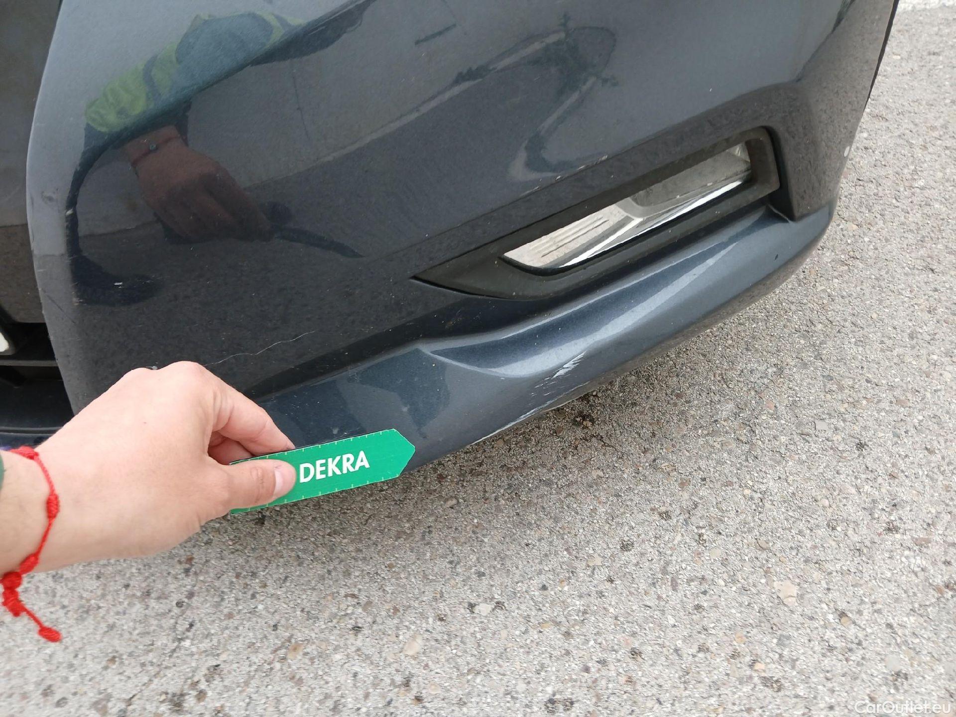  Nissan  Micra NISSAN  / 2017 / 5P / berlina con portón IG-T 68kW (92CV) E6D-F CVT Acenta Sprint #19