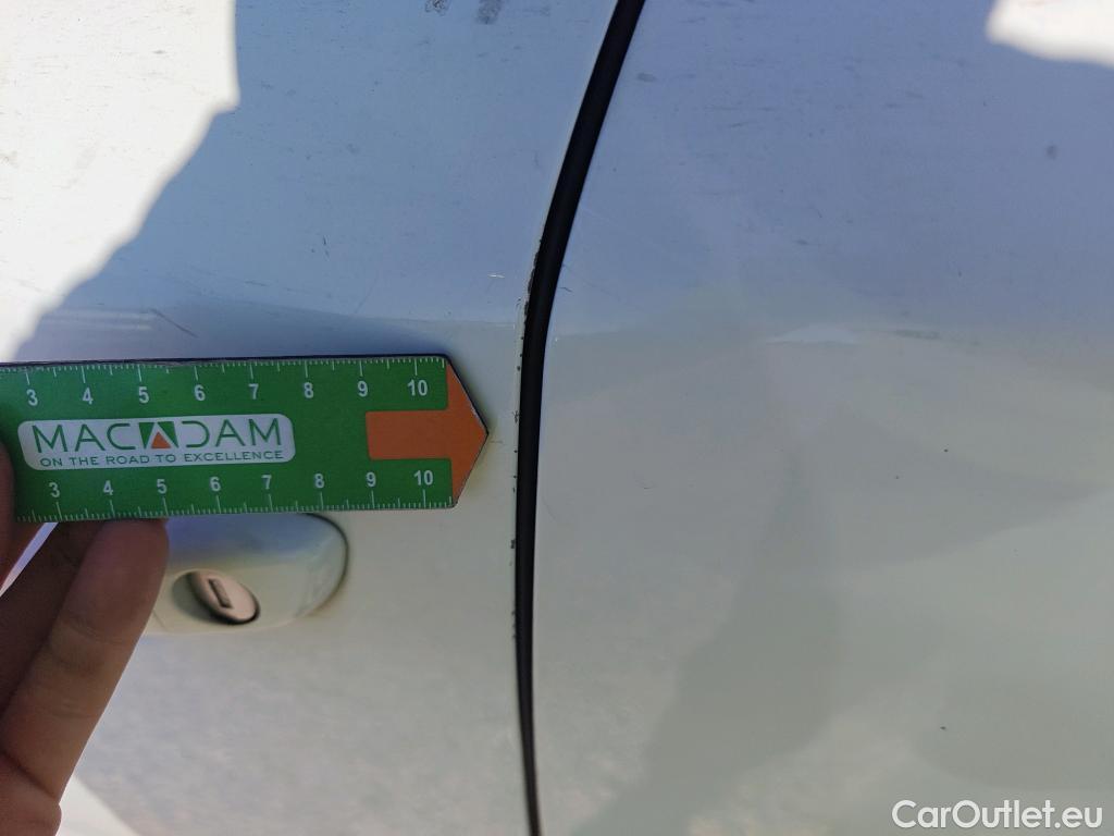  Peugeot  2008 PEUGEOT  / 2019 / 5P / todoterreno Active Pack BlueHDI 81kW (110CV) #3