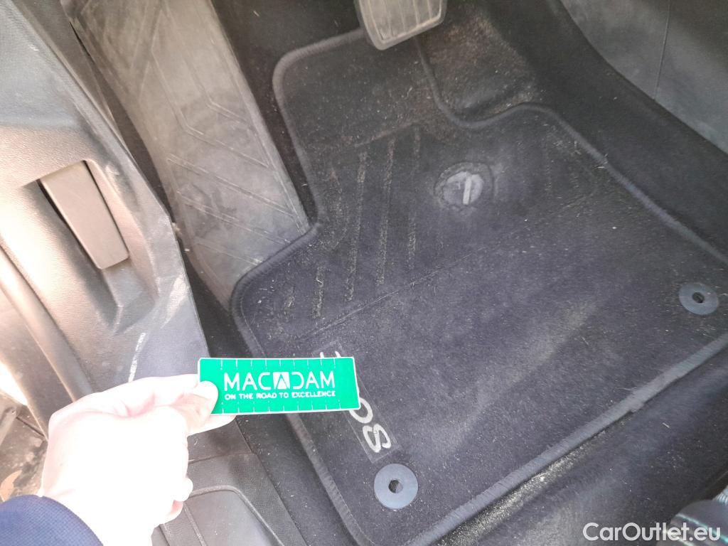  Peugeot  3008 PEUGEOT  / 2020 / 5P / todoterreno 1.5 BlueHDi 96kW S&S Allure Pack EAT8 #42