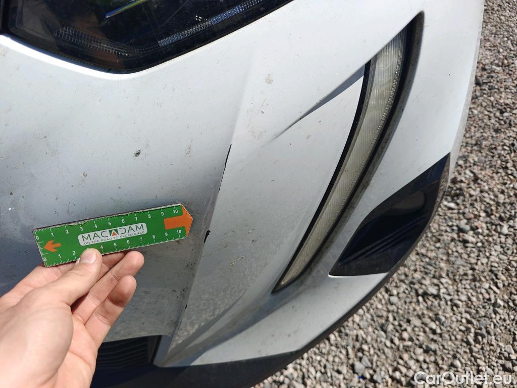  Peugeot  2008 PEUGEOT  / 2019 / 5P / todoterreno Active Pack BlueHDI 81kW (110CV) #28