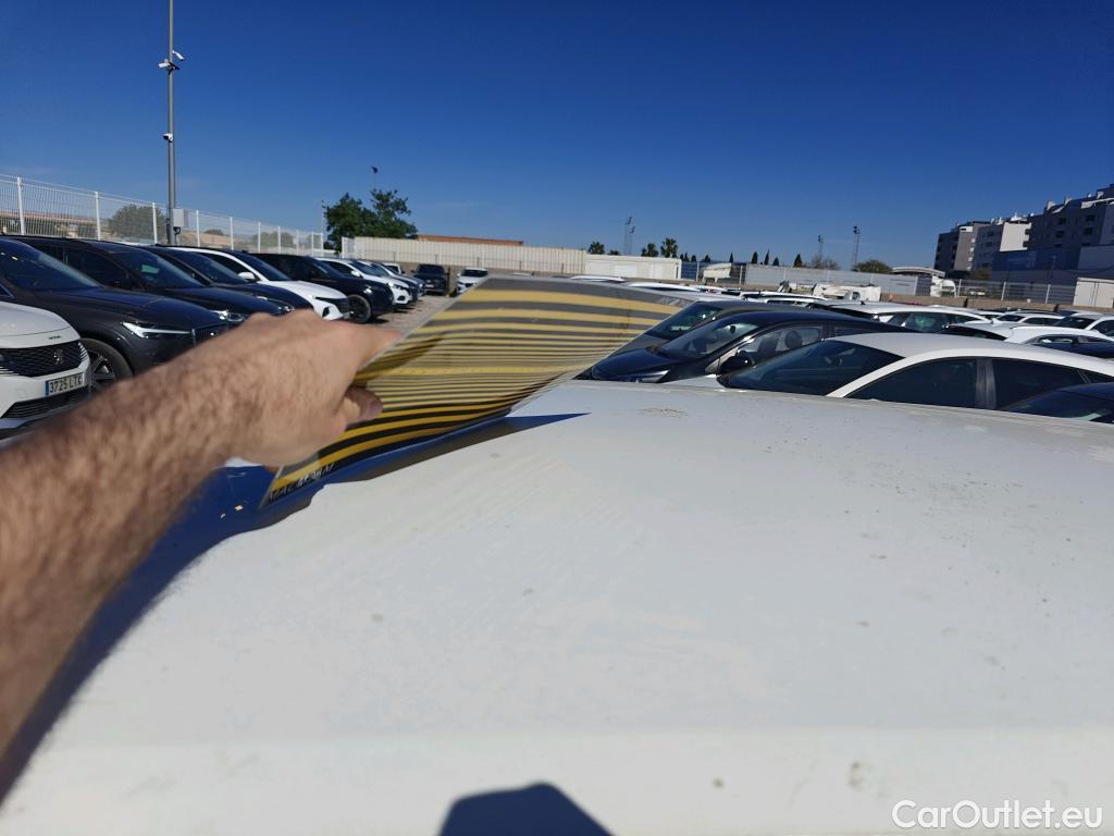  Peugeot  2008 PEUGEOT  / 2019 / 5P / todoterreno Active Pack BlueHDI 81kW (110CV) #9