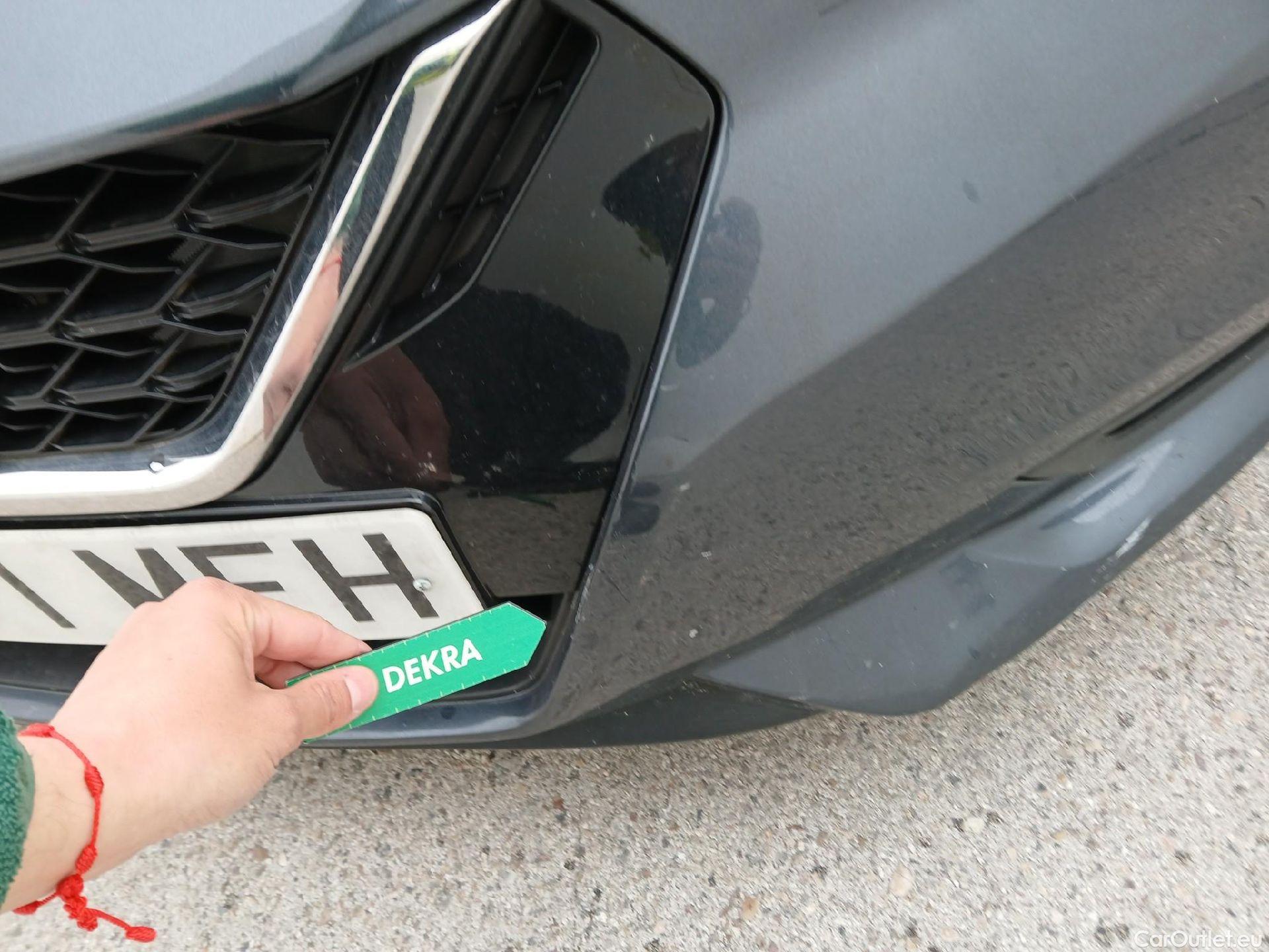  Nissan  Micra NISSAN  / 2017 / 5P / berlina con portón IG-T 68kW (92CV) E6D-F CVT Acenta Sprint #22