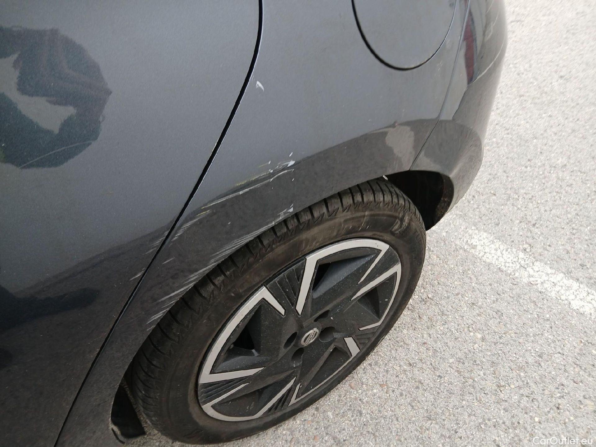  Nissan  Micra NISSAN  / 2017 / 5P / berlina con portón IG-T 68kW (92CV) E6D-F CVT Acenta Sprint #35