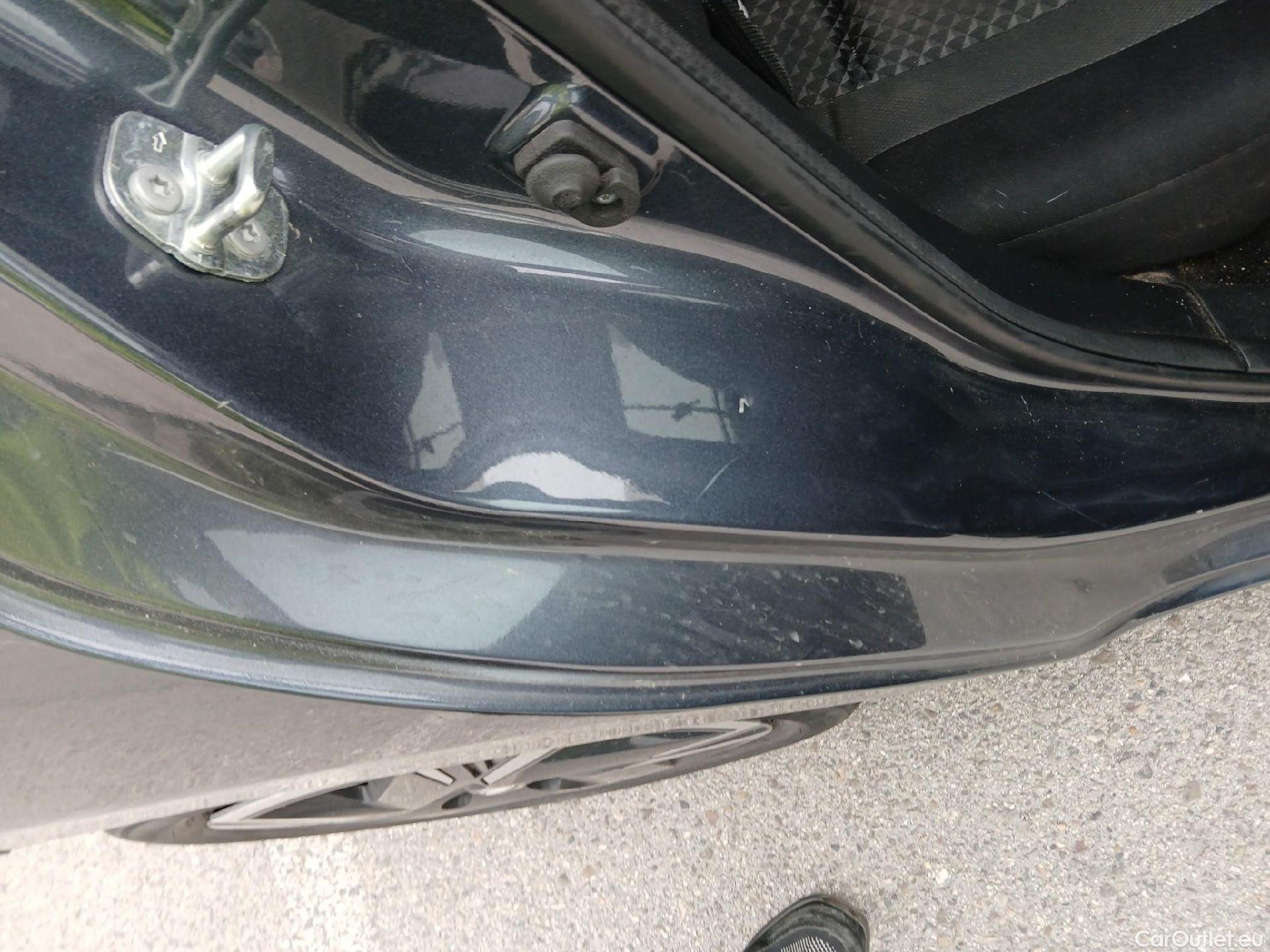  Nissan  Micra NISSAN  / 2017 / 5P / berlina con portón IG-T 68kW (92CV) E6D-F CVT Acenta Sprint #15