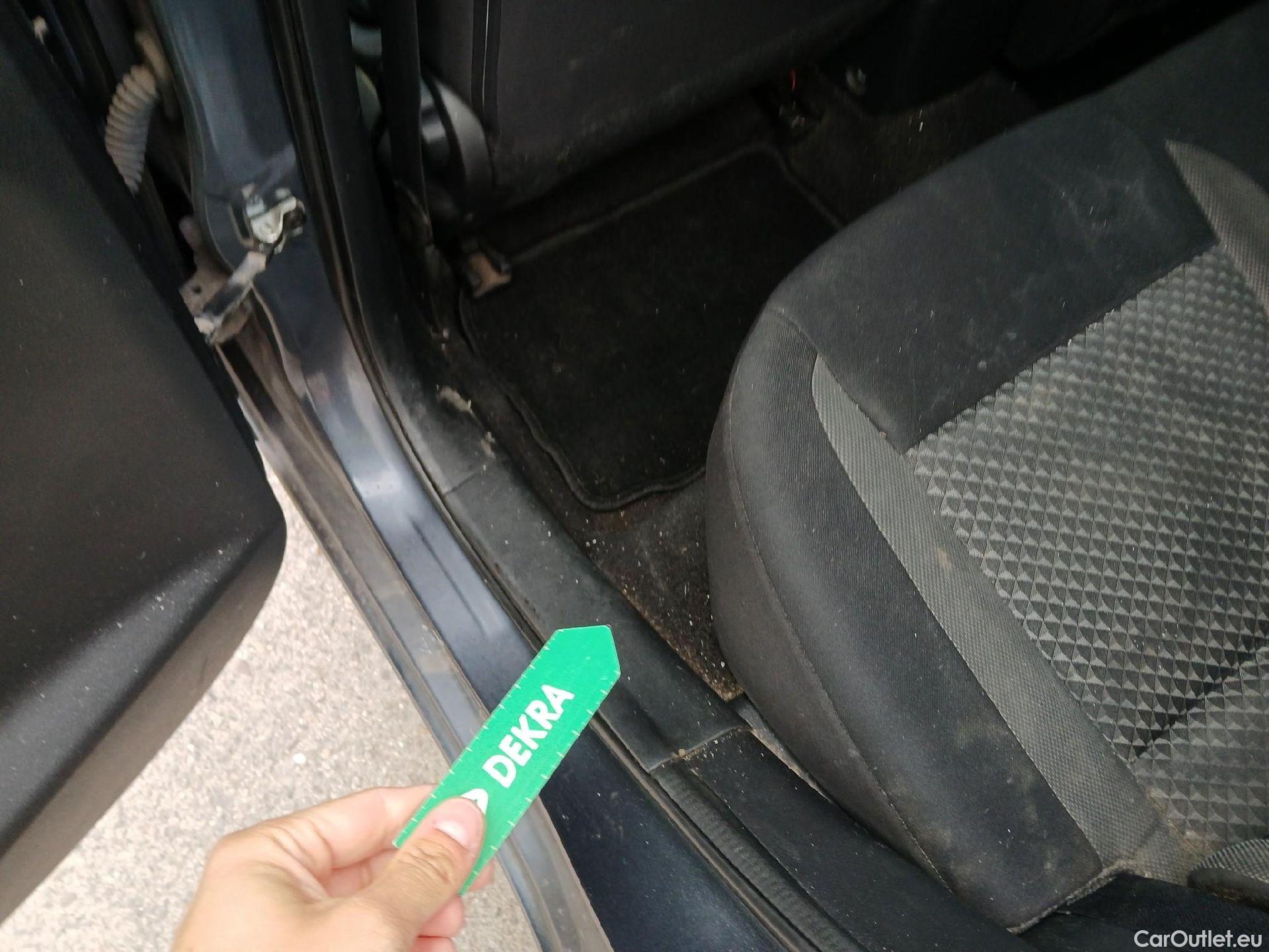  Nissan  Micra NISSAN  / 2017 / 5P / berlina con portón IG-T 68kW (92CV) E6D-F CVT Acenta Sprint #10