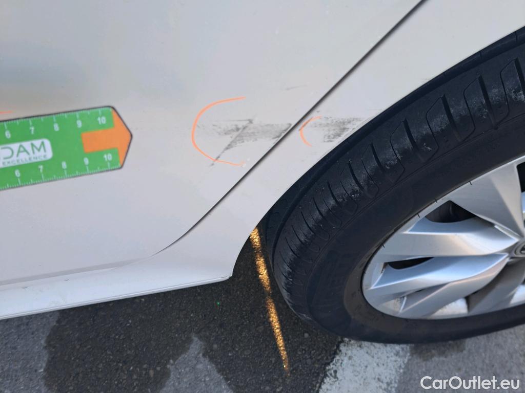  Skoda  KAMIQ SKODA  1.0 TSI 81kW (110CV) DSG Ambition #18