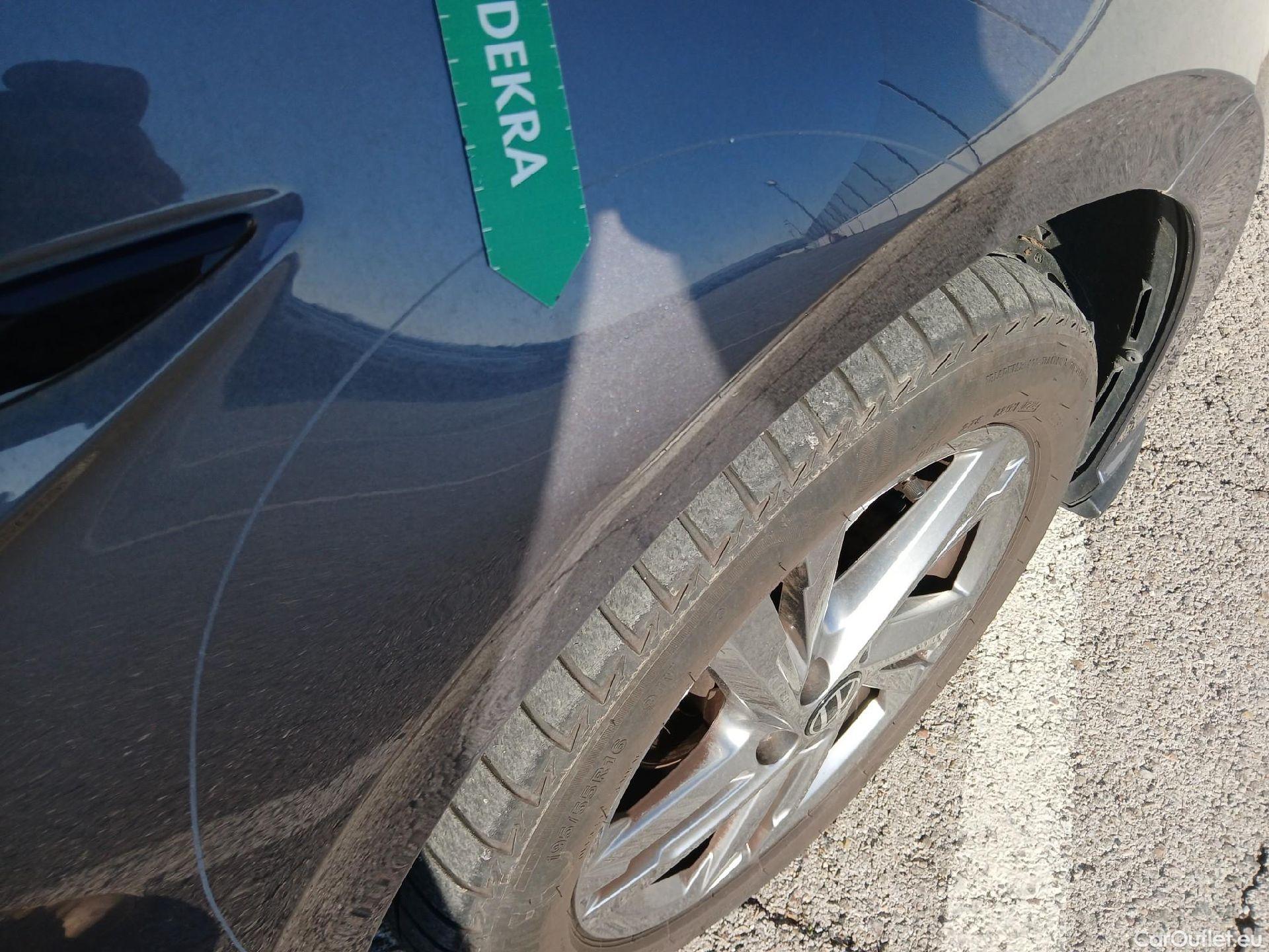  Volkswagen  Polo VOLKSWAGEN  / 2021 / 5P / berlina con portón R-Line 1.0 TSI 70kW (95CV) #35