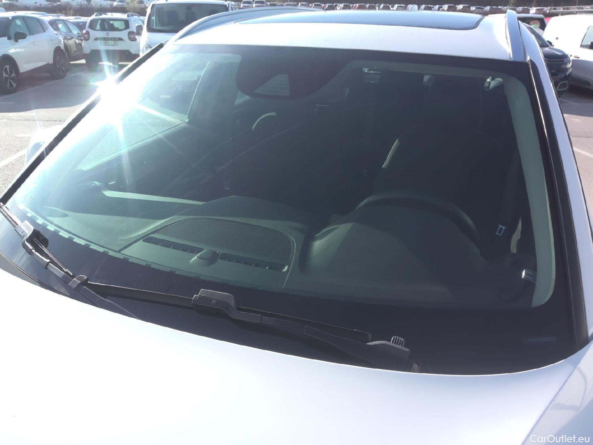  Volvo  XC 40 VOLVO XC40 / 2017 / 5P / todoterreno 1.5 T3 Momentum Pro Auto #2