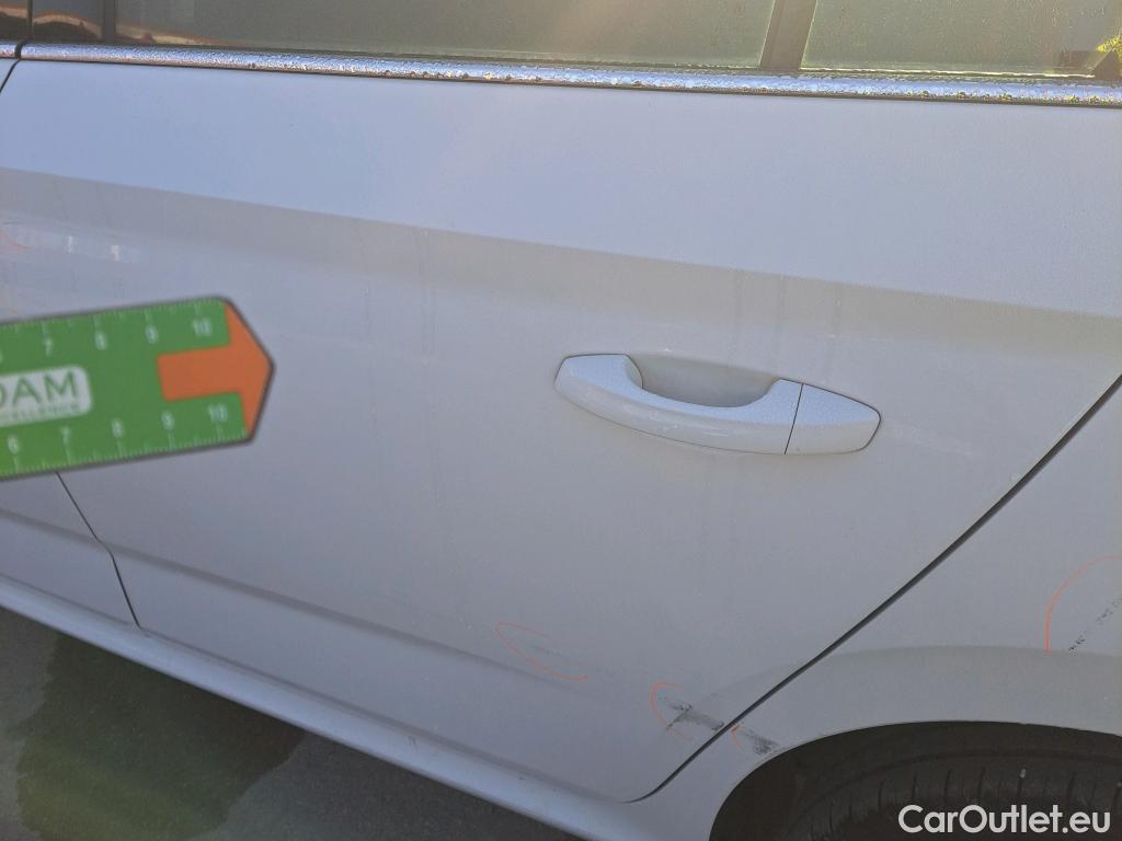  Skoda  KAMIQ SKODA  1.0 TSI 81kW (110CV) DSG Ambition #17