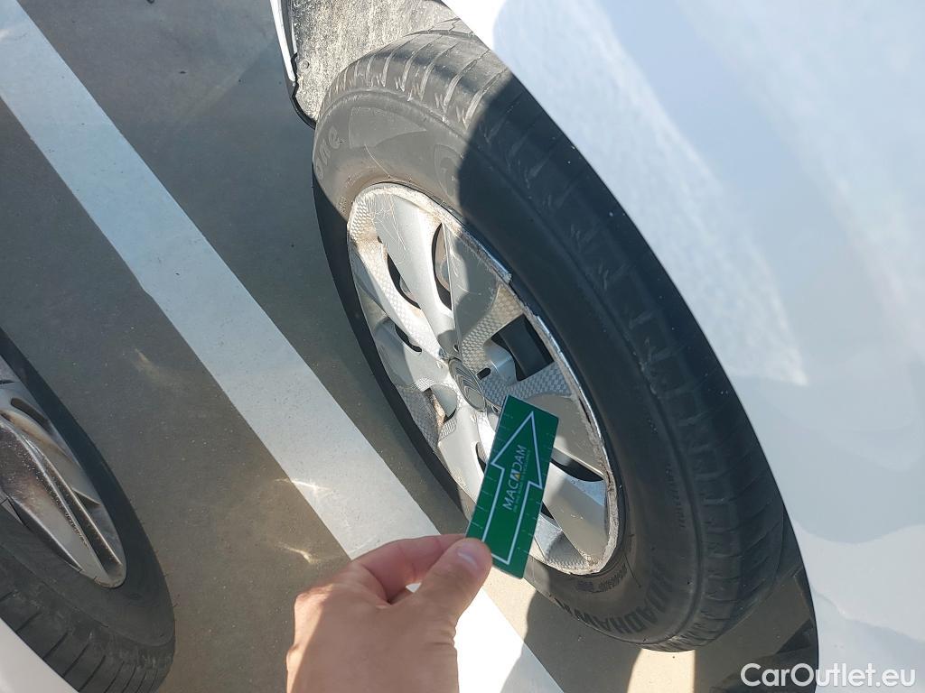  Citroen  C3 CITROEN  / 2016 / 5P / berlina comercial BlueHDi 73KW (100CV) S&S Comercial #20