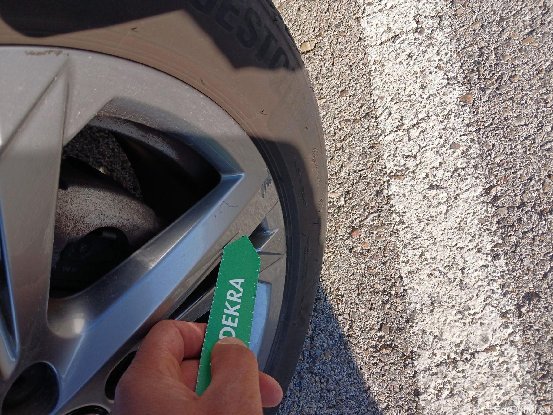  Volkswagen  Polo VOLKSWAGEN  / 2021 / 5P / berlina con portón R-Line 1.0 TSI 70kW (95CV) #38