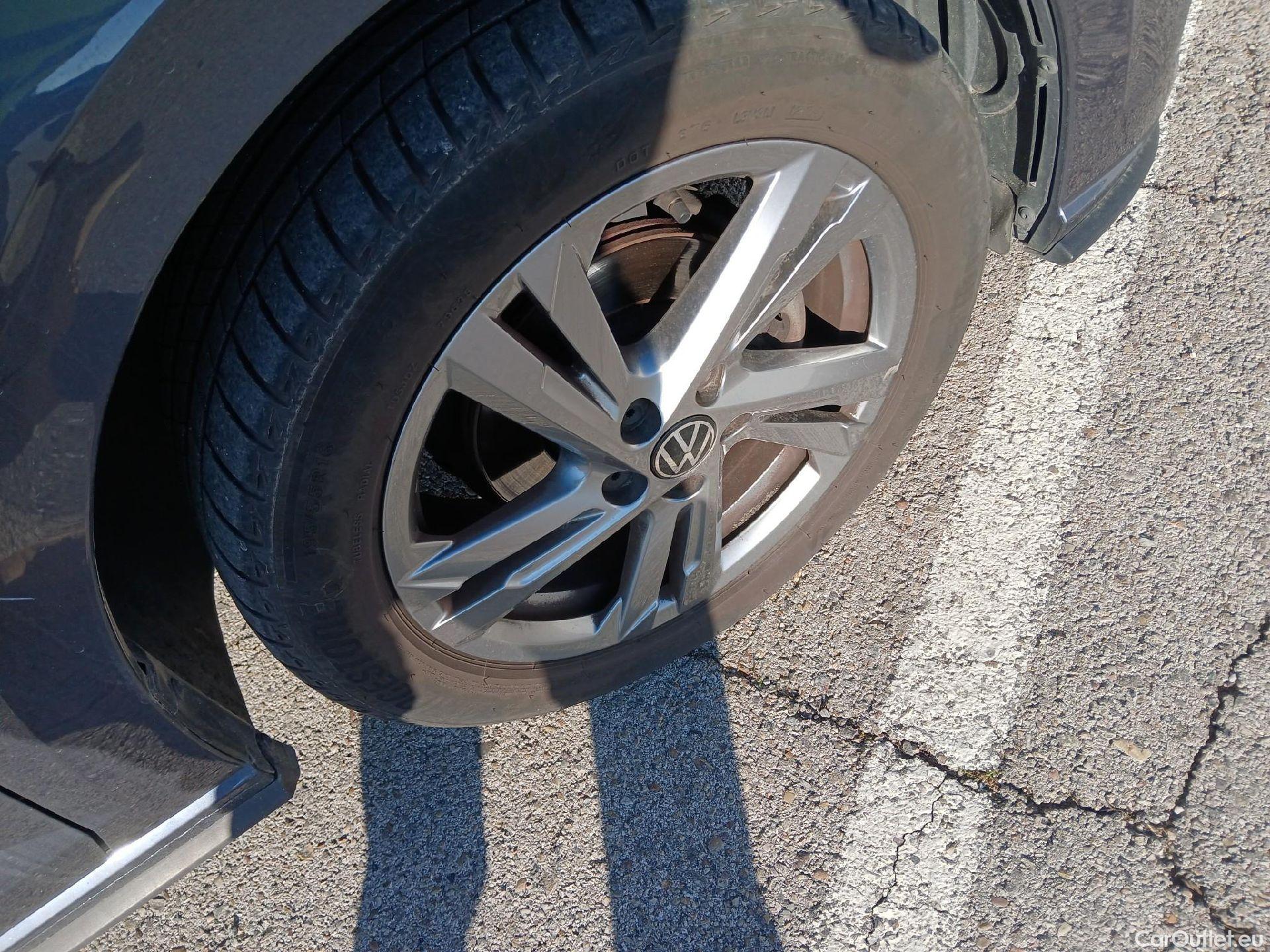  Volkswagen  Polo VOLKSWAGEN  / 2021 / 5P / berlina con portón R-Line 1.0 TSI 70kW (95CV) #39