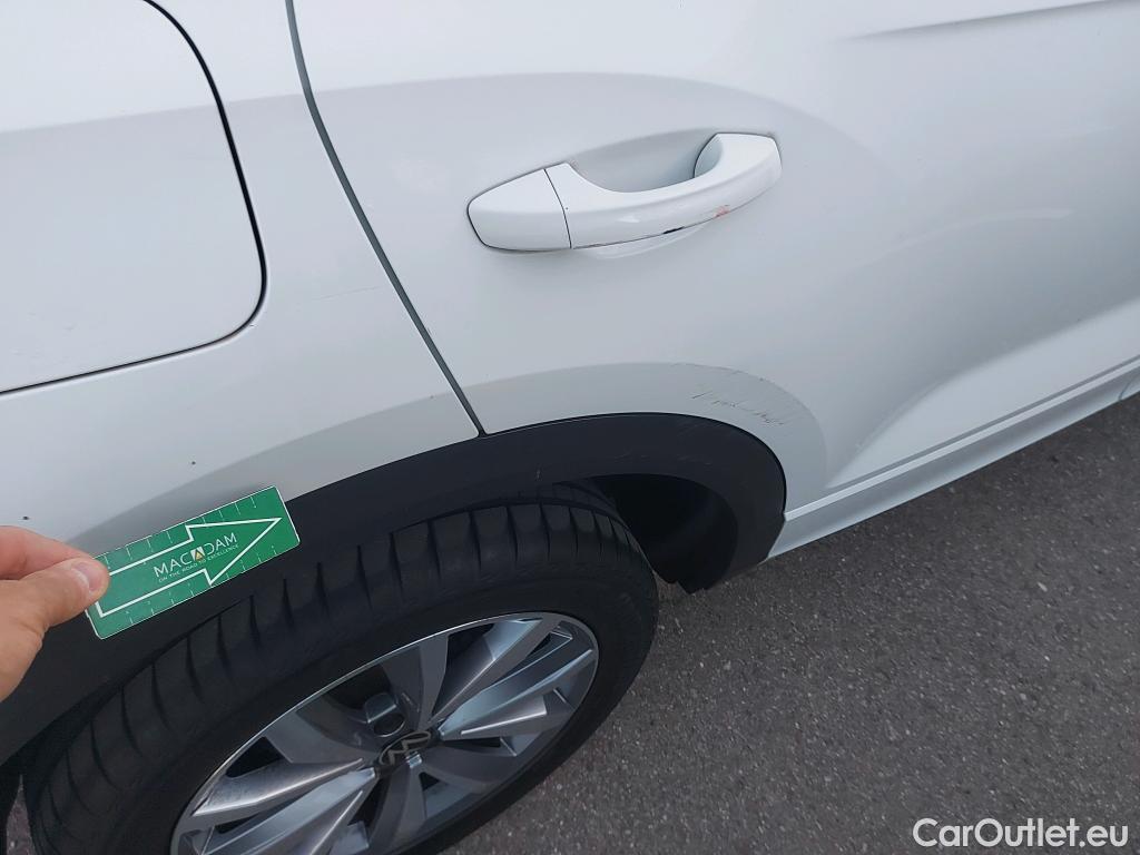  Volkswagen  T-ROC VOLKSWAGEN  / 2017 / 5P / todoterreno Advance R-Line 1.0 TSI 81kW (110CV) #13