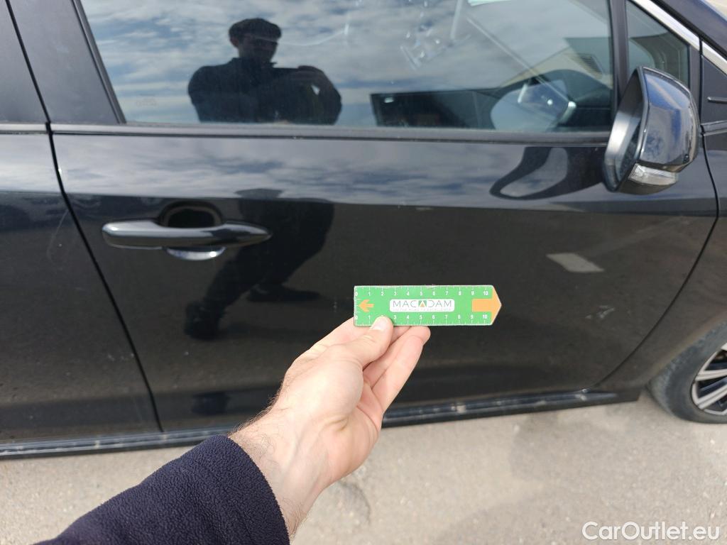  Toyota  Corolla TOYOTA  / 2019 / 4P / sedán 1.8 125H STYLE E-CVT SEDAN #4