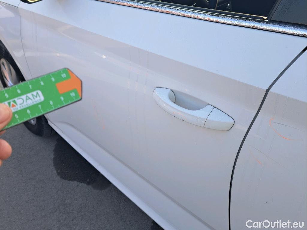  Skoda  KAMIQ SKODA  1.0 TSI 81kW (110CV) DSG Ambition #24