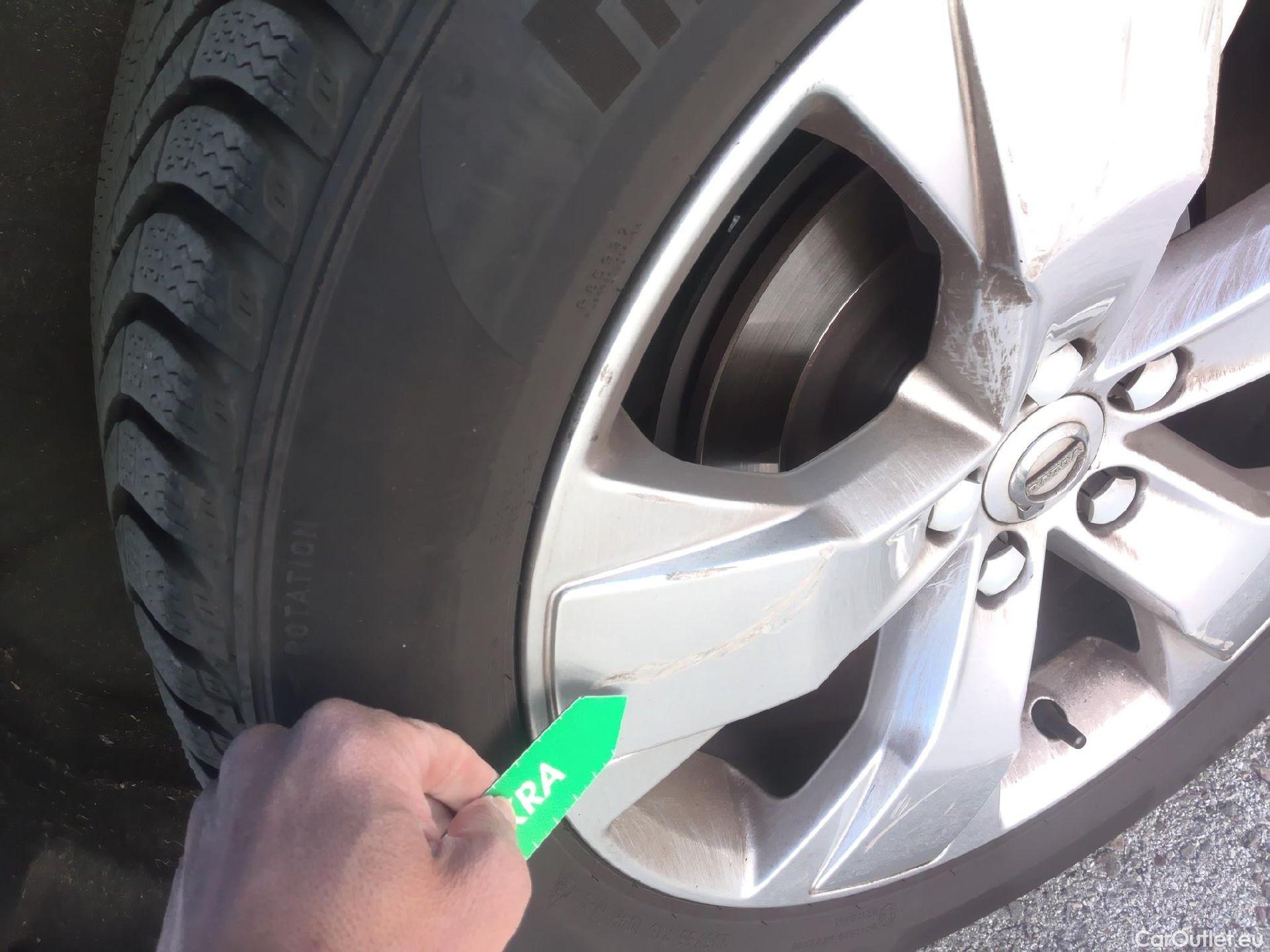  Volvo  XC 40 VOLVO XC40 / 2017 / 5P / todoterreno 1.5 T3 Momentum Pro Auto #18