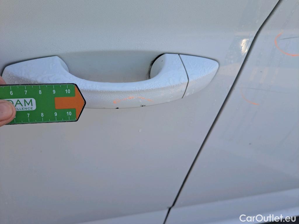  Skoda  KAMIQ SKODA  1.0 TSI 81kW (110CV) DSG Ambition #34