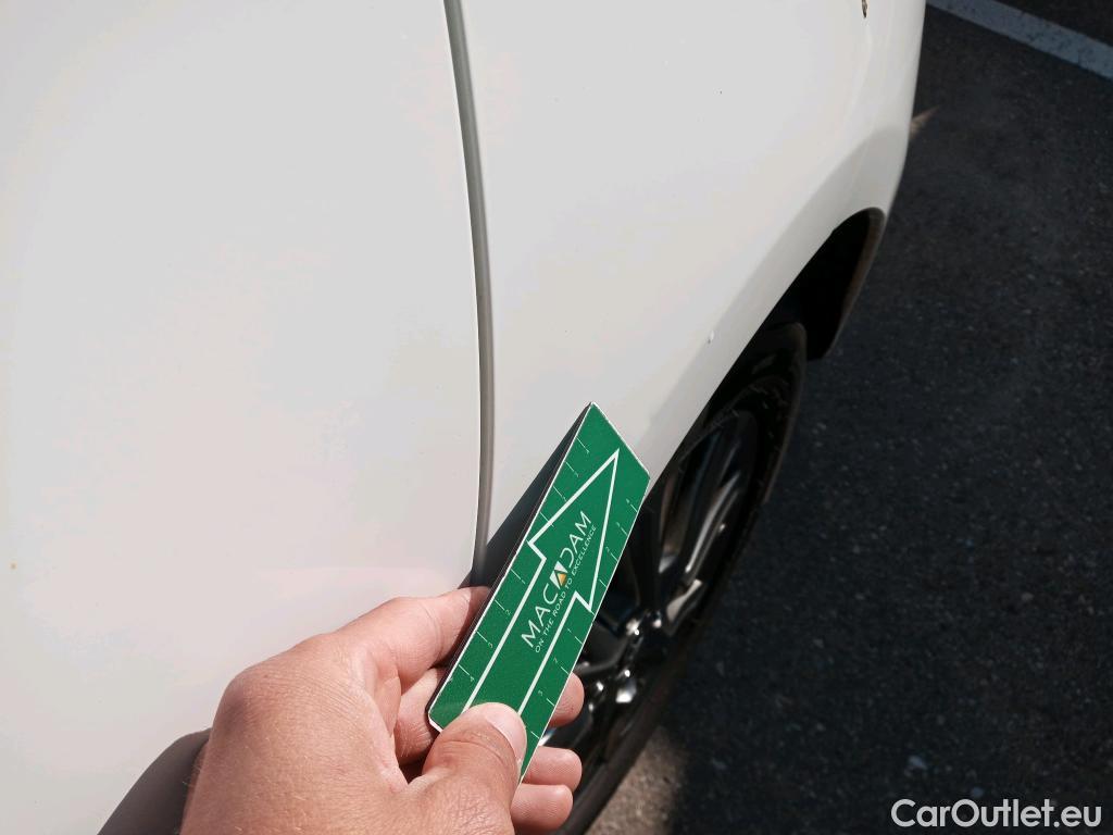  Toyota  Yaris TOYOTA  / 2017 / 5P / berlina con portón 1.5 100H Active #10