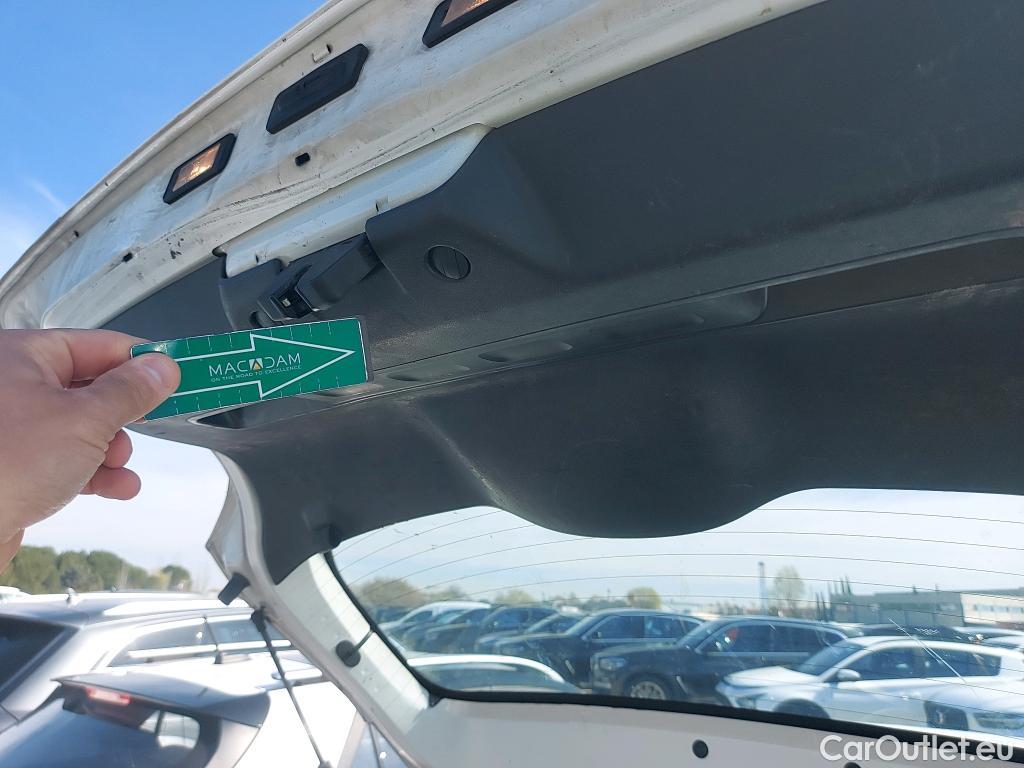  Citroen  C3 CITROEN  / 2016 / 5P / berlina comercial BlueHDi 73KW (100CV) S&S Comercial #13