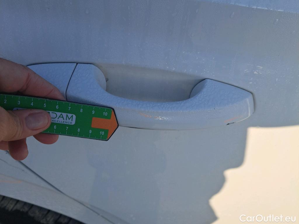  Skoda  KAMIQ SKODA  1.0 TSI 81kW (110CV) DSG Ambition #32