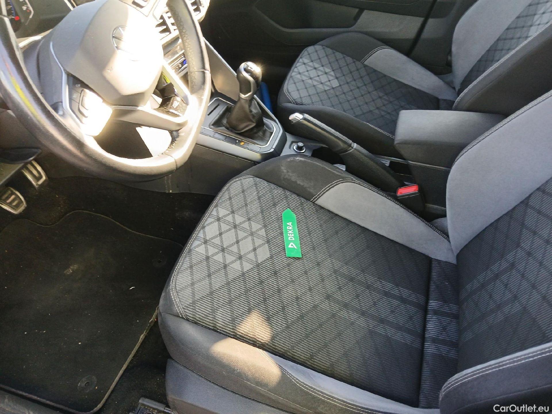  Volkswagen  Polo VOLKSWAGEN  / 2021 / 5P / berlina con portón R-Line 1.0 TSI 70kW (95CV) #3