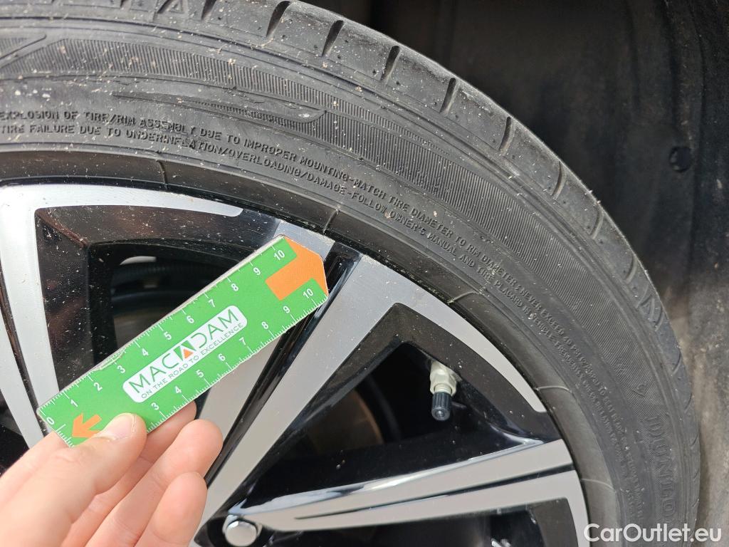  Toyota  Corolla TOYOTA  / 2019 / 4P / sedán 1.8 125H STYLE E-CVT SEDAN #26