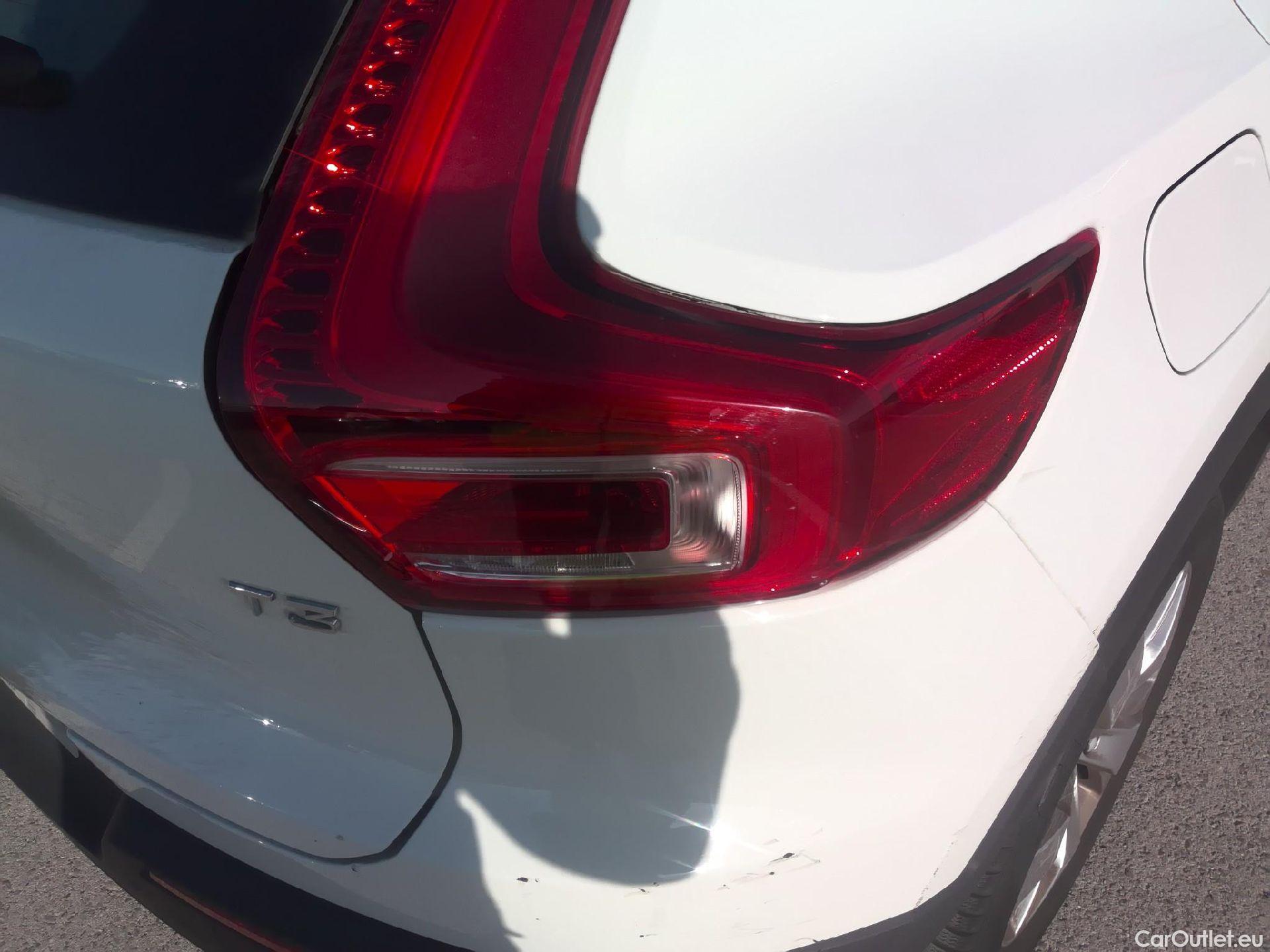  Volvo  XC 40 VOLVO XC40 / 2017 / 5P / todoterreno 1.5 T3 Momentum Pro Auto #29