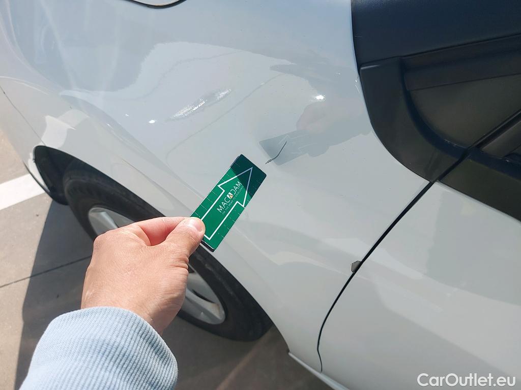  Citroen  C3 CITROEN  / 2016 / 5P / berlina comercial BlueHDi 73KW (100CV) S&S Comercial #18