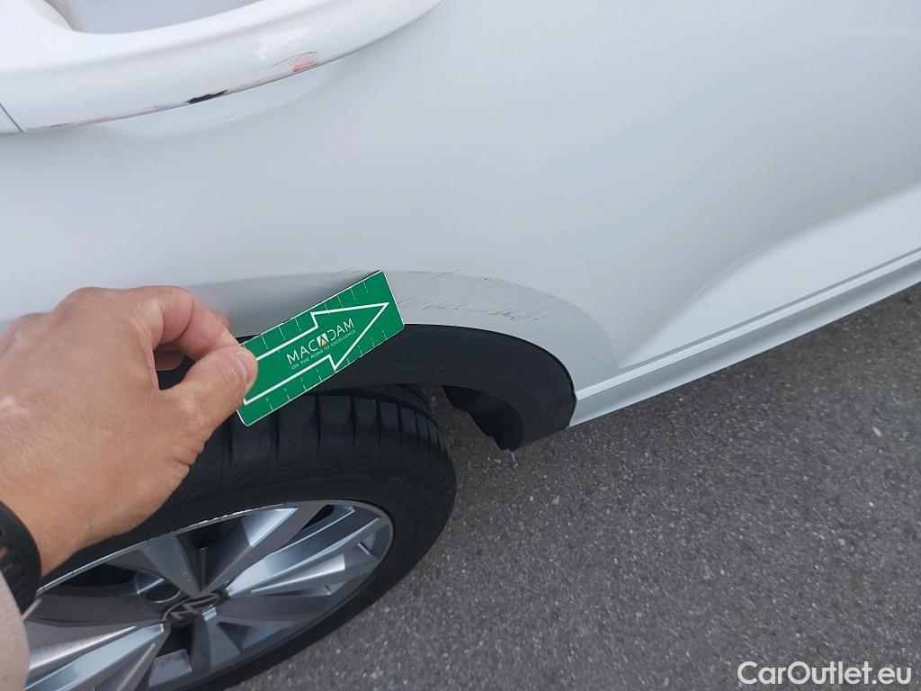  Volkswagen  T-ROC VOLKSWAGEN  / 2017 / 5P / todoterreno Advance R-Line 1.0 TSI 81kW (110CV) #7